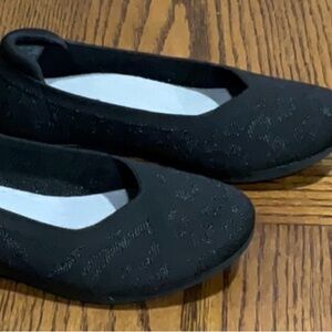 Clark’s Cloudsteppers Black Mettallic Pattern Women's Flats soft padded heel